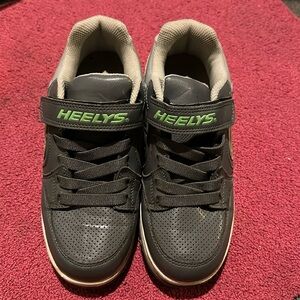 Heelys gray, and green Sneakers with wheels size youth 5 /EU 36.5